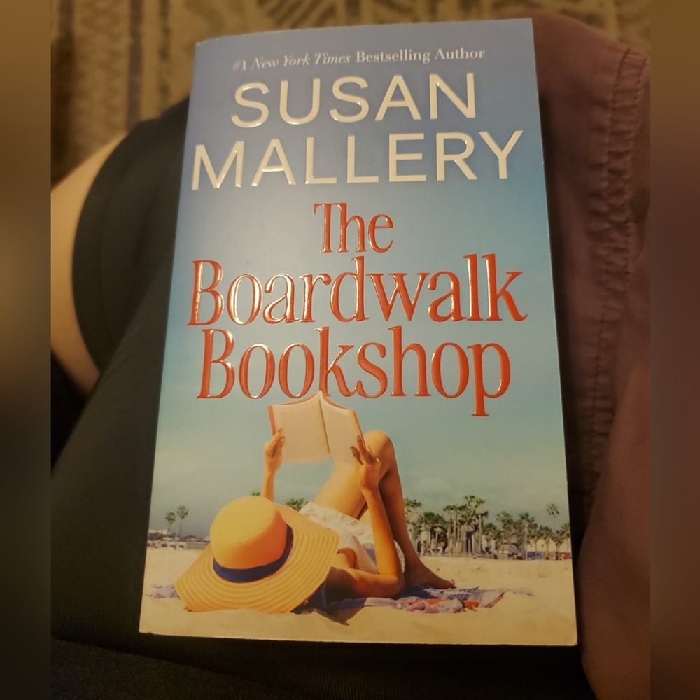 Boardwalk Bookshop: A 2022 Beach Read by Susan Mallery (2024, Mass Market).